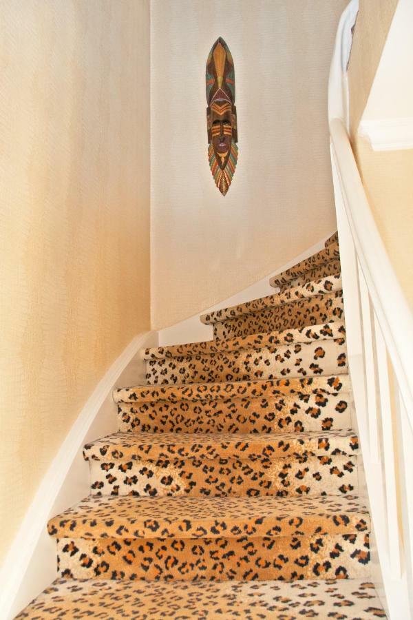 Lion Homestay Мюнхен Экстерьер фото